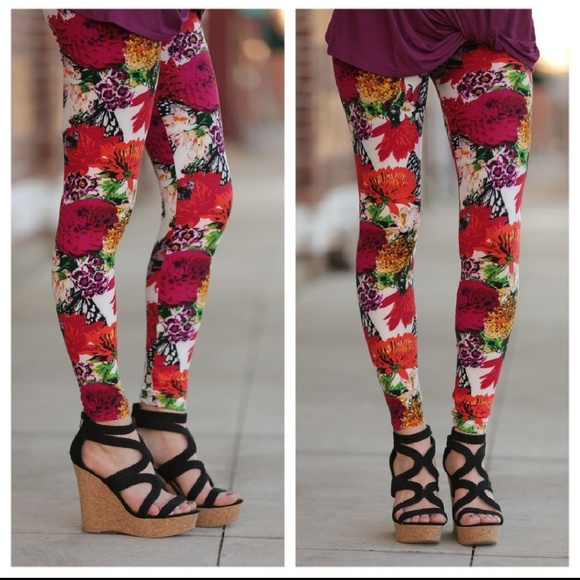 NEW Gorgeous and vibrant floral leggings - Picture 2 of 4